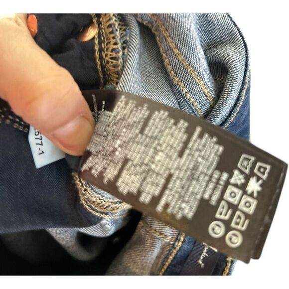 7 for all Mankind Cropped Alexa Jeans Size 27 Dark Wash Classic Closet Staple - Picture 9 of 15